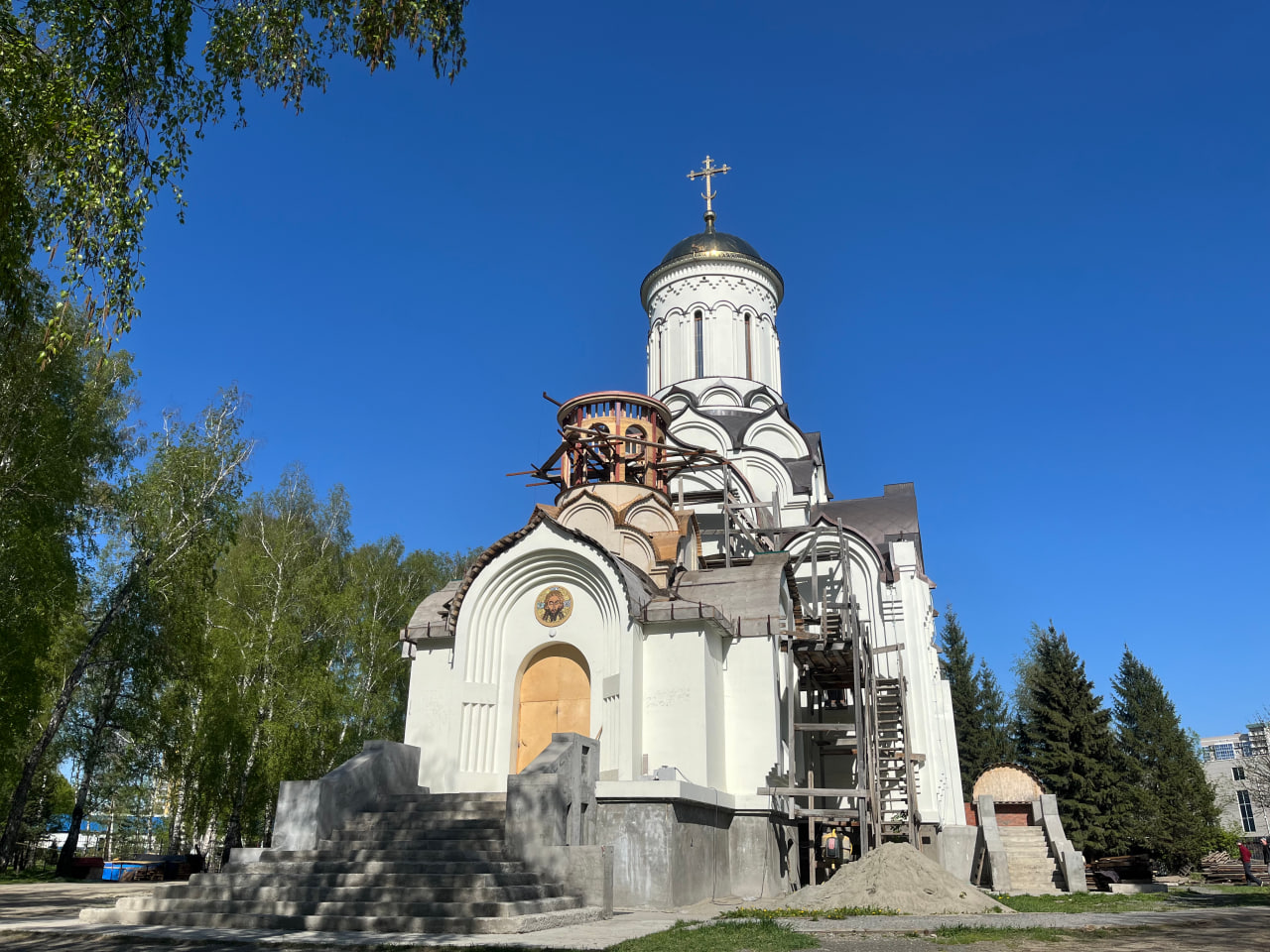 Закаменское: от кладбища к скверу
